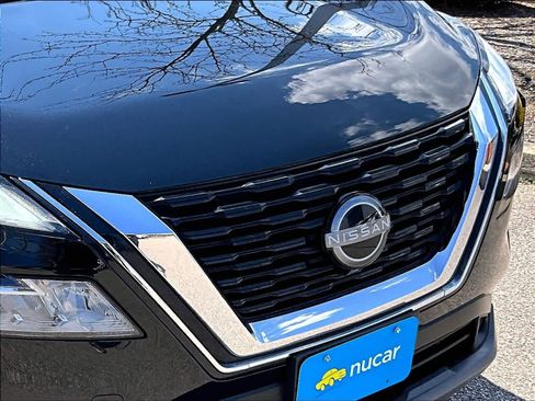 Certified 2023 Nissan Rogue SV w/ SV Premium B Package image 31