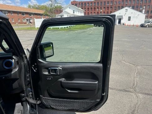 Used 2023 Jeep Wrangler Unlimited w/ Cold Weather Group AWD/4WD image 5