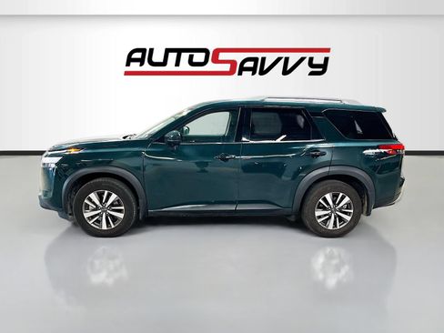 Used 2024 Nissan Pathfinder SL AWD/4WD image 4