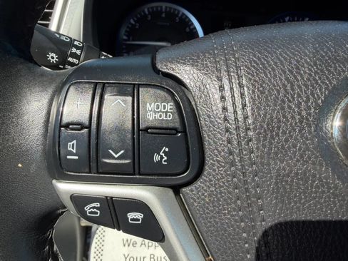 Used 2015 Toyota Highlander XLE AWD/4WD image 17