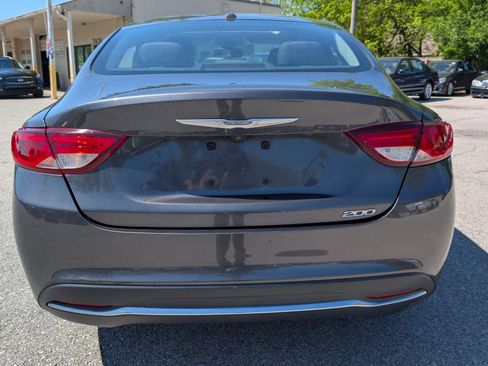 Used 2015 Chrysler 200 Limited w/ Convenience Group image 4