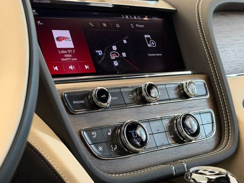 New 2026 Bentley Bentayga Extended Wheelbase AWD/4WD image 27