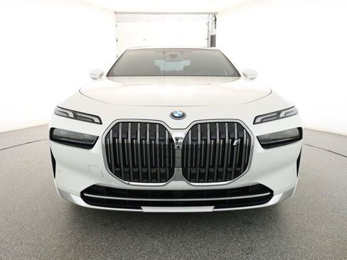 Used 2024 BMW i7 eDrive50 image 2