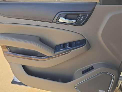 Used 2016 GMC Yukon SLT w/ Open Road Package image 28