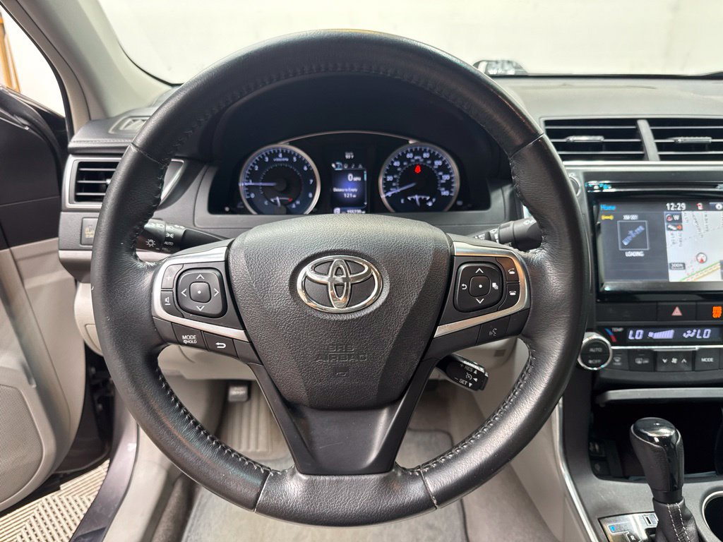 Used 2015 Toyota Camry XLE w/ Moonroof Package FWD image 18