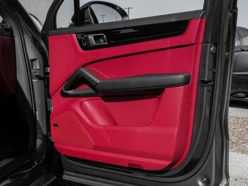 Used 2019 Porsche Cayenne image 58