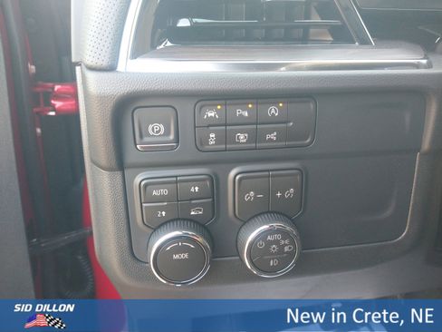 New 2026 Chevrolet Suburban Premier image 8