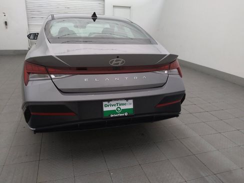 Used 2025 Hyundai Elantra SEL FWD image 6