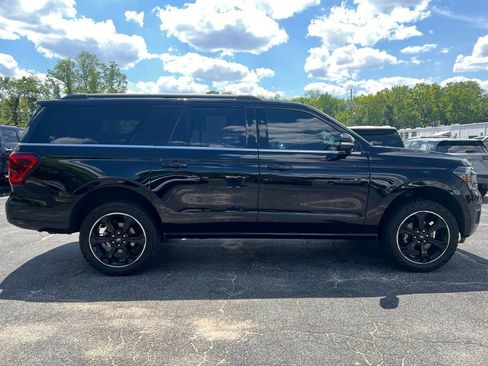 Used 2023 Ford Expedition Max Limited AWD/4WD image 2