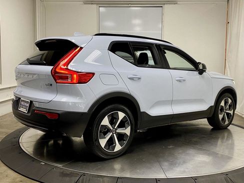 Used 2026 Volvo XC40 B5 Plus AWD/4WD image 9