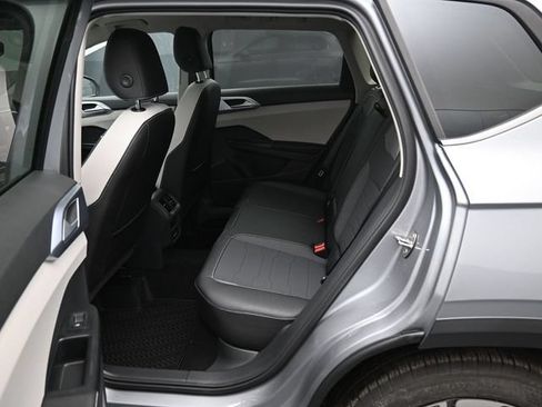New 2026 Volkswagen Taos SE AWD/4WD image 11
