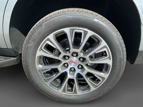 New 2026 GMC Yukon Denali w/ LPO, Floor Liner Package image 8