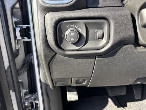 Used 2024 RAM 2500 Big Horn w/ Night Edition image 17