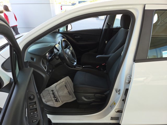 Used 2017 Chevrolet Trax LS FWD image 15