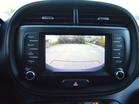 Used 2020 Kia Soul LX image 15