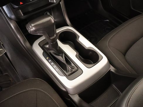 Used 2019 Chevrolet Colorado LT w/ LT Convenience Package image 8