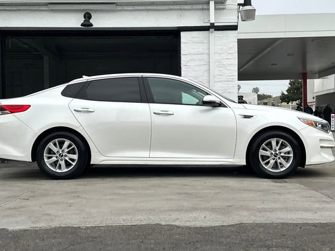 Used 2016 Kia Optima LX image 3