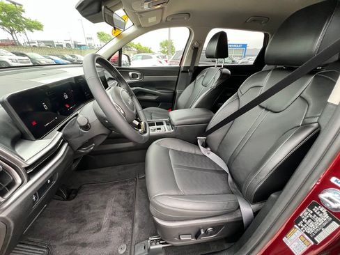 Used 2025 Kia Sorento S AWD/4WD image 19