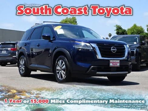 Used 2023 Nissan Pathfinder SL FWD image 1