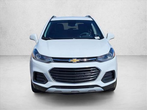 Used 2018 Chevrolet Trax LT w/ LT Convenience Package image 2