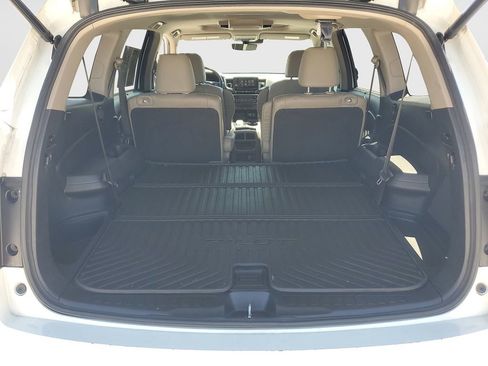 Used 2019 Honda Pilot Touring image 9