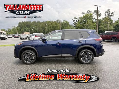 Used 2024 Nissan Rogue SV FWD image 8