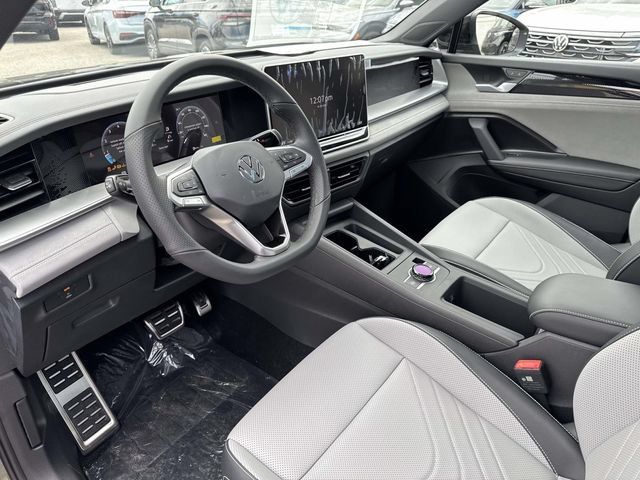 New 2026 Volkswagen Tiguan SE R-Line AWD/4WD image 12
