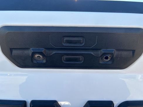 Used 2021 GMC Sierra 1500 AT4 w/ Technology Package image 23