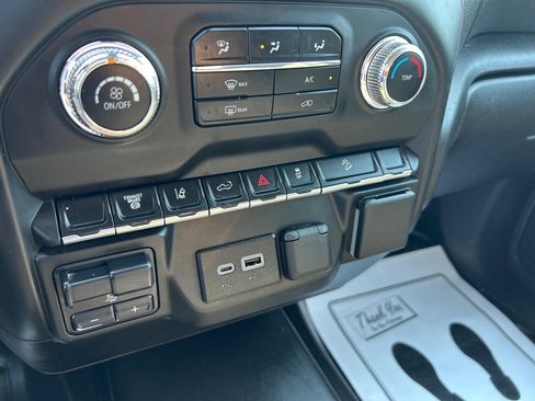 Used 2024 GMC Sierra 2500 Pro w/ Convenience Package image 16