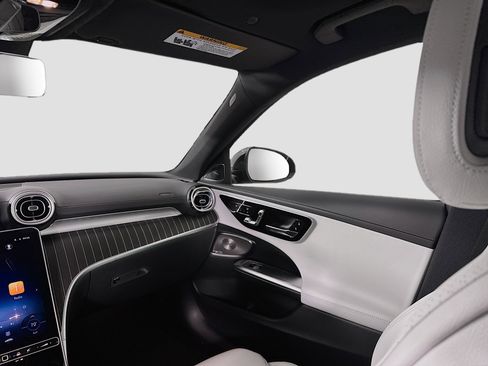 Used 2026 Mercedes-Benz C 300 4MATIC Sedan image 31