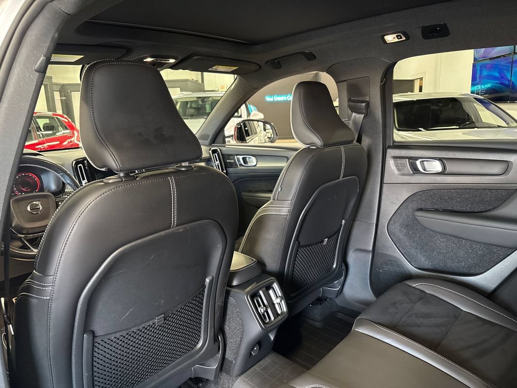 Used 2019 Volvo XC40 T5 R-Design AWD/4WD image 44