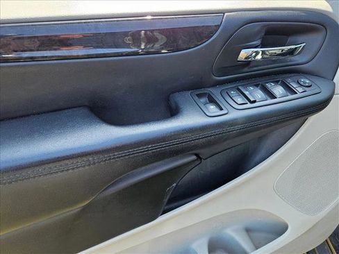 Used 2017 Dodge Grand Caravan SE w/ Power Window Group image 8