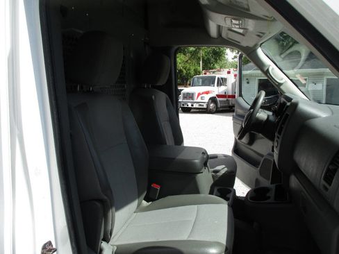 Used 2017 Nissan NV 2500 SV w/ Technology Package RWD image 11