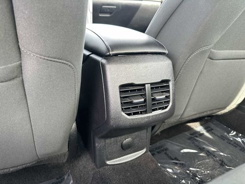 Used 2019 Ford Fusion SE image 21