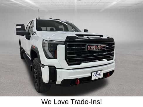 Used 2025 GMC Sierra 2500 AT4 w/ AT4 Premium Plus Package AWD/4WD image 3