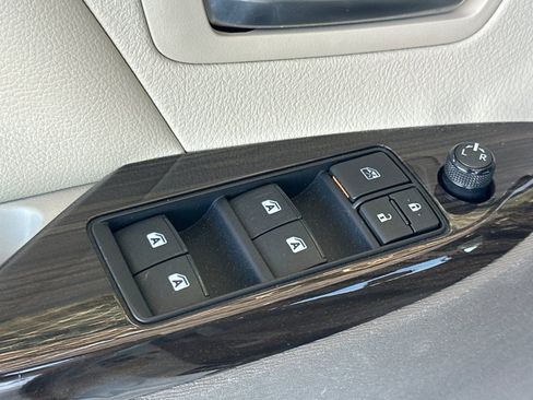 Certified 2020 Toyota Sienna XLE w/ XLE Navigation Package FWD image 13