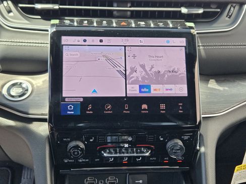 New 2025 Jeep Grand Cherokee Limited image 14