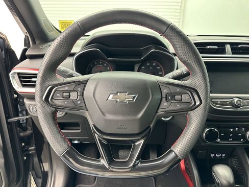 Certified 2023 Chevrolet TrailBlazer RS FWD image 17