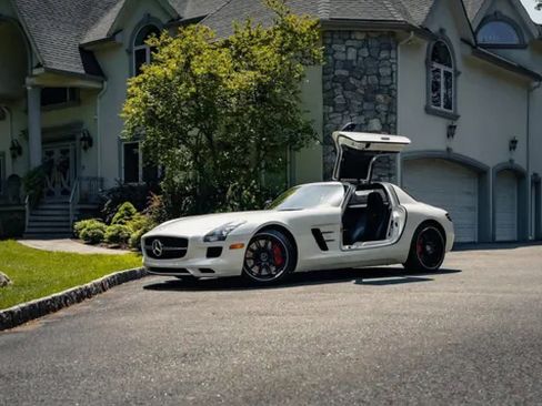 Used 2013 Mercedes-Benz SLS AMG GT Coupe image 4