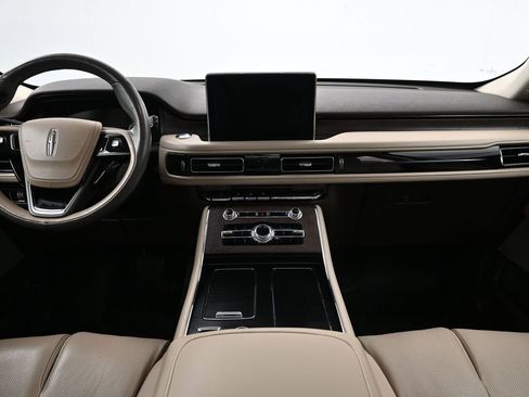 Used 2021 Lincoln Aviator Reserve w/ Equipment Group 202A image 9