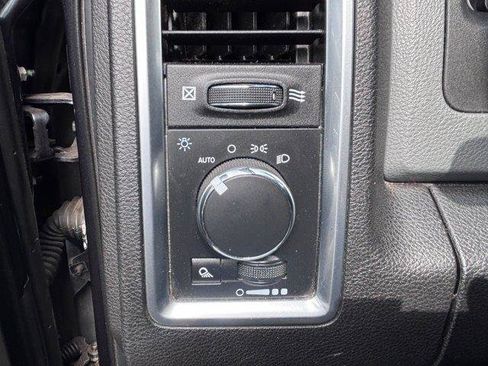 Used 2019 RAM 1500 Classic SLT RWD image 10