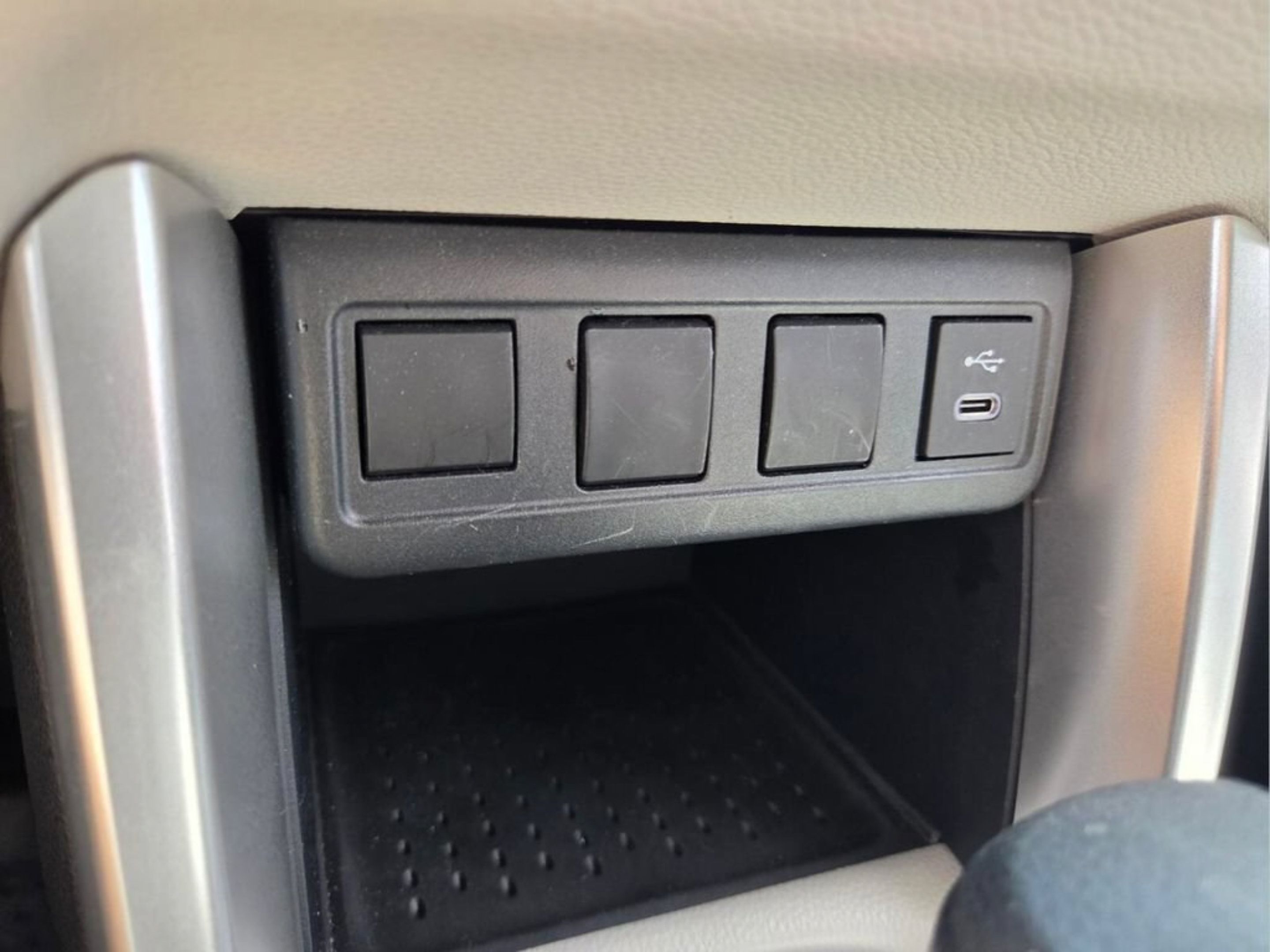 Used 2023 Toyota Corolla Cross L FWD image 23