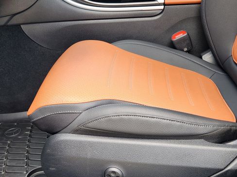 Used 2025 Mercedes-Benz C 300 Sedan image 15