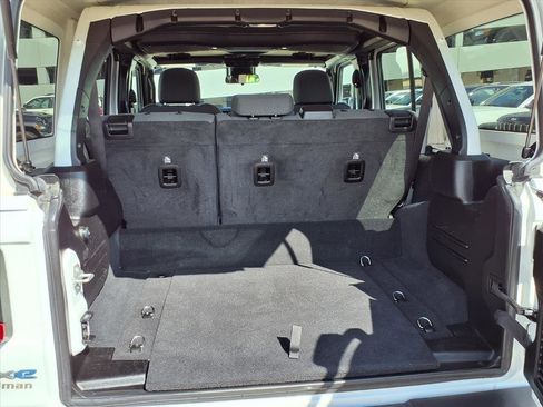 Used 2024 Jeep Wrangler Unlimited Sahara image 18
