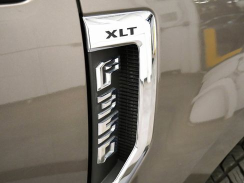 Used 2020 Ford F350 XLT w/ XLT Premium Package image 10