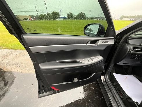 Used 2020 Hyundai Palisade SEL w/ Premium Package FWD image 12