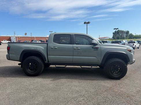 Used 2021 Toyota Tacoma TRD Pro AWD/4WD image 4