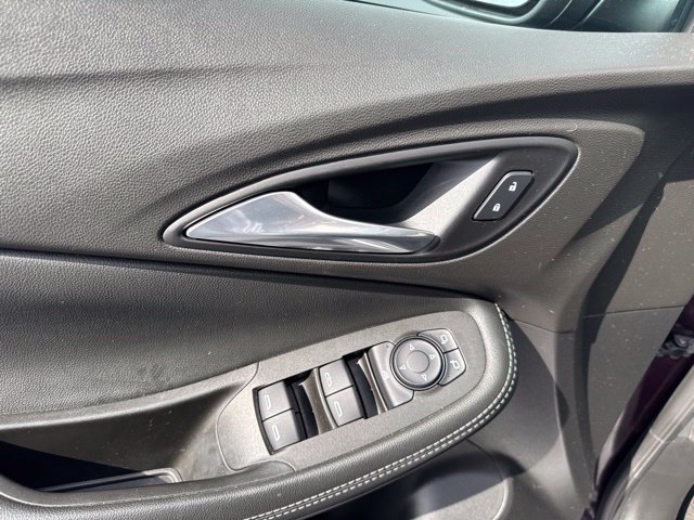 Used 2020 Buick Encore GX Preferred w/ Cold Weather Comfort Package FWD image 19