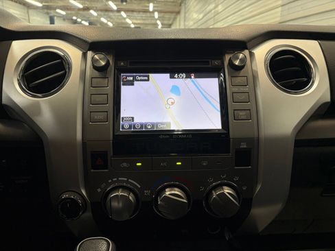 Used 2019 Toyota Tundra SR5 AWD/4WD image 18
