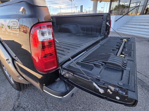 Used 2014 Ford F250 Lariat w/ Lariat Interior Package image 35